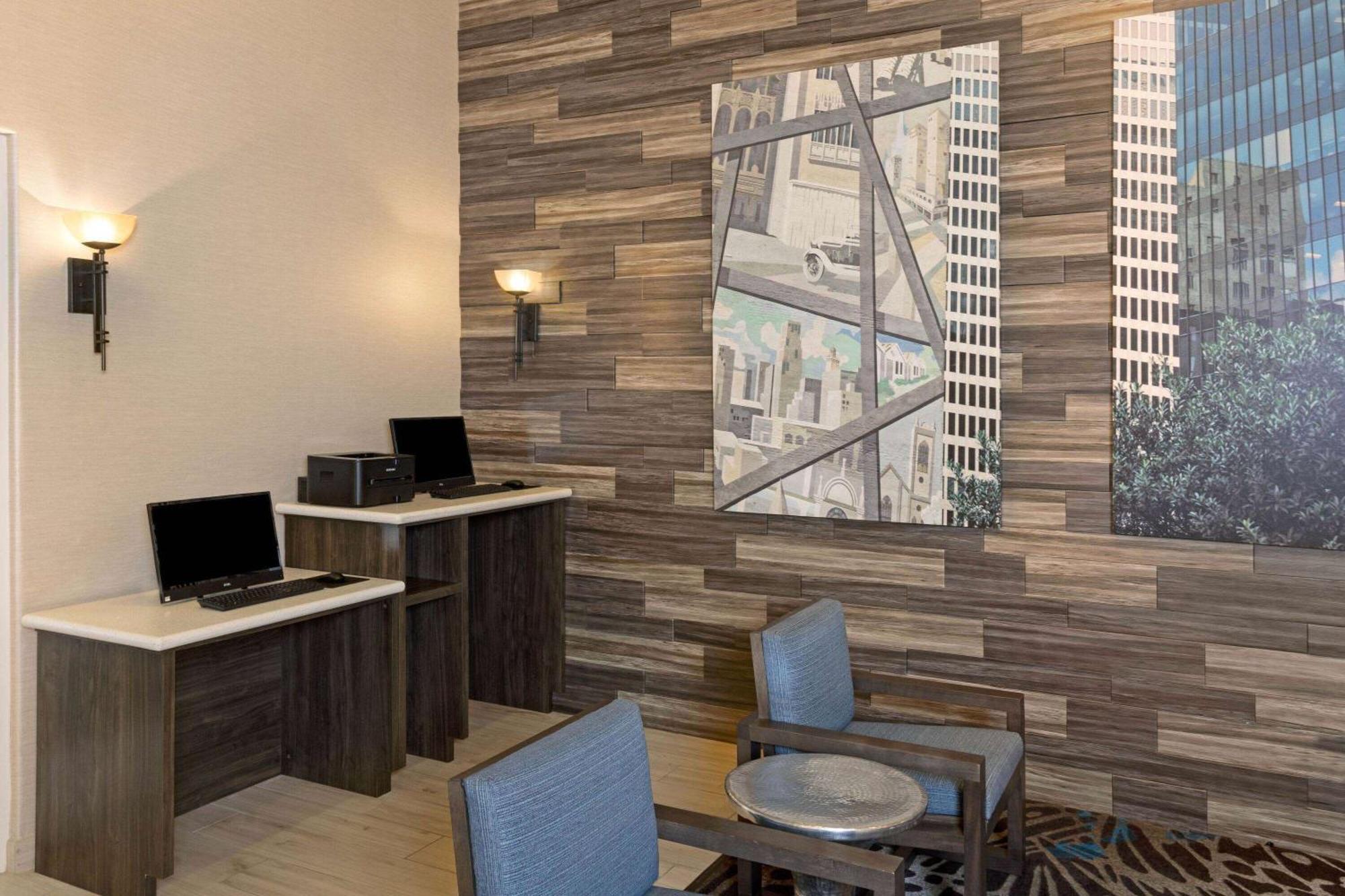 Готель La Quinta By Wyndham Houston Energy Corridor Екстер'єр фото